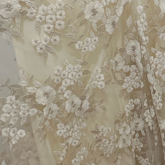 ASOS DESIGN Curve Floral Lace Bandeau Maxi Wedding Dress size 22 NWT - Picture 6 of 10